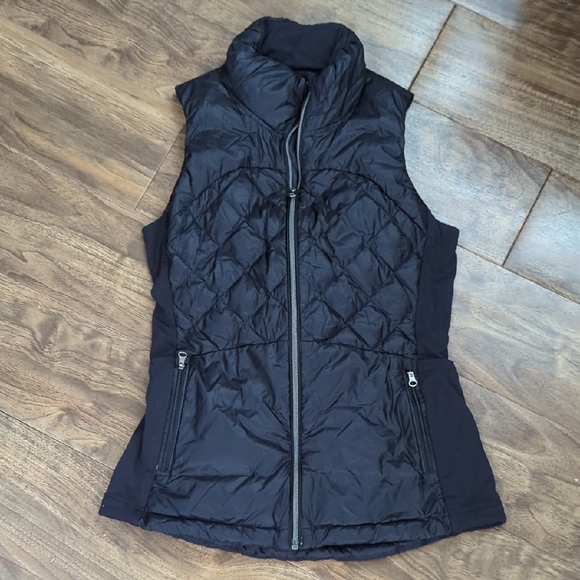 Lululemon Down For A Run Quilted Down Vest - Picture 3 of 11